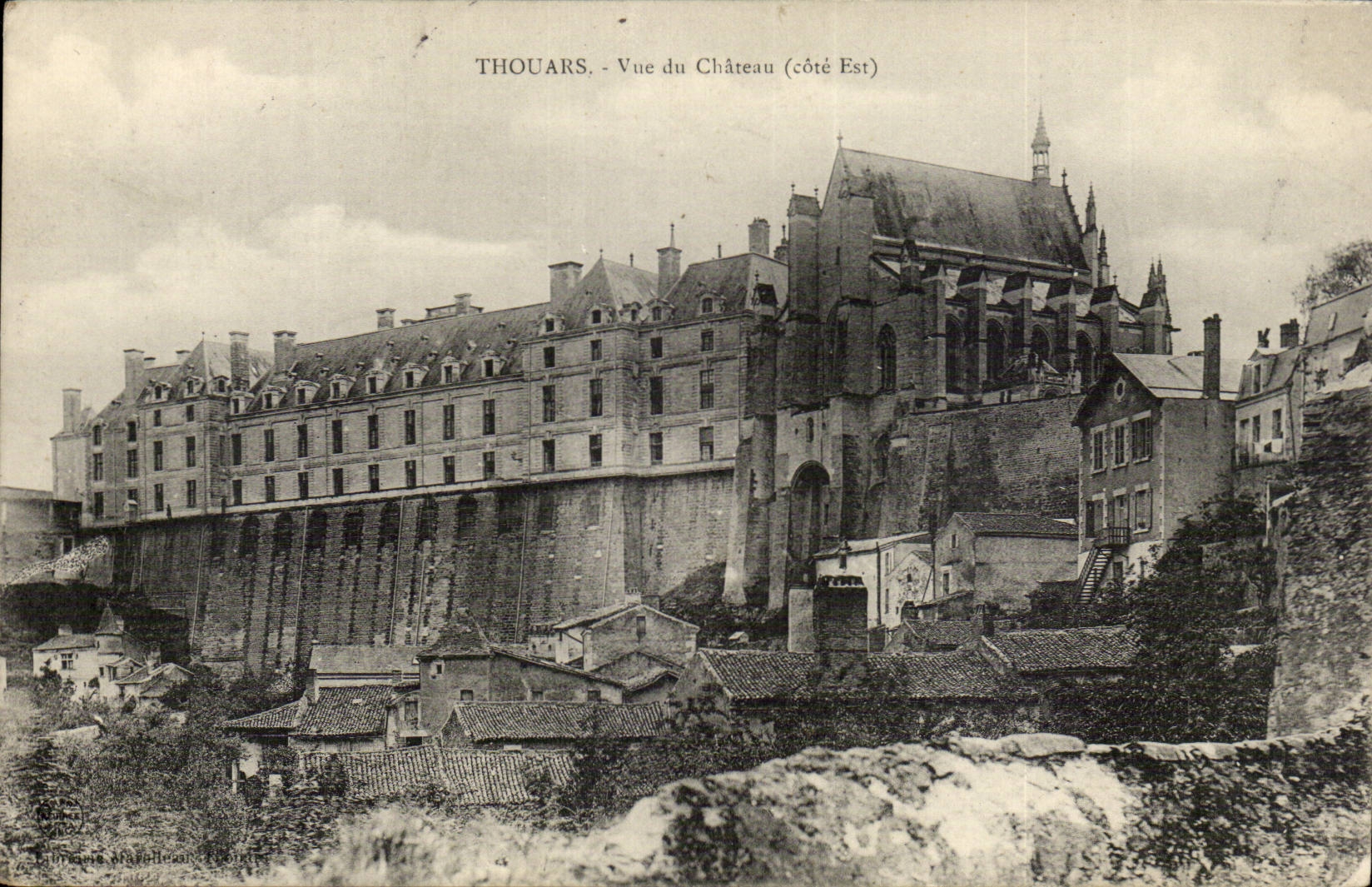 Thouars CPA Vue du chateau (cote Est)