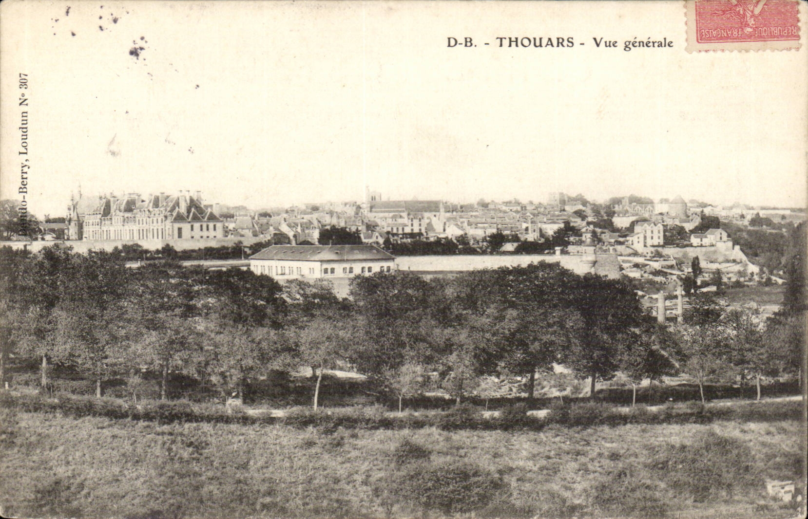 Thouars — Vue générale — D-B. - Thouars, Vue générale, N° 307, éditeur Loubou-Berry