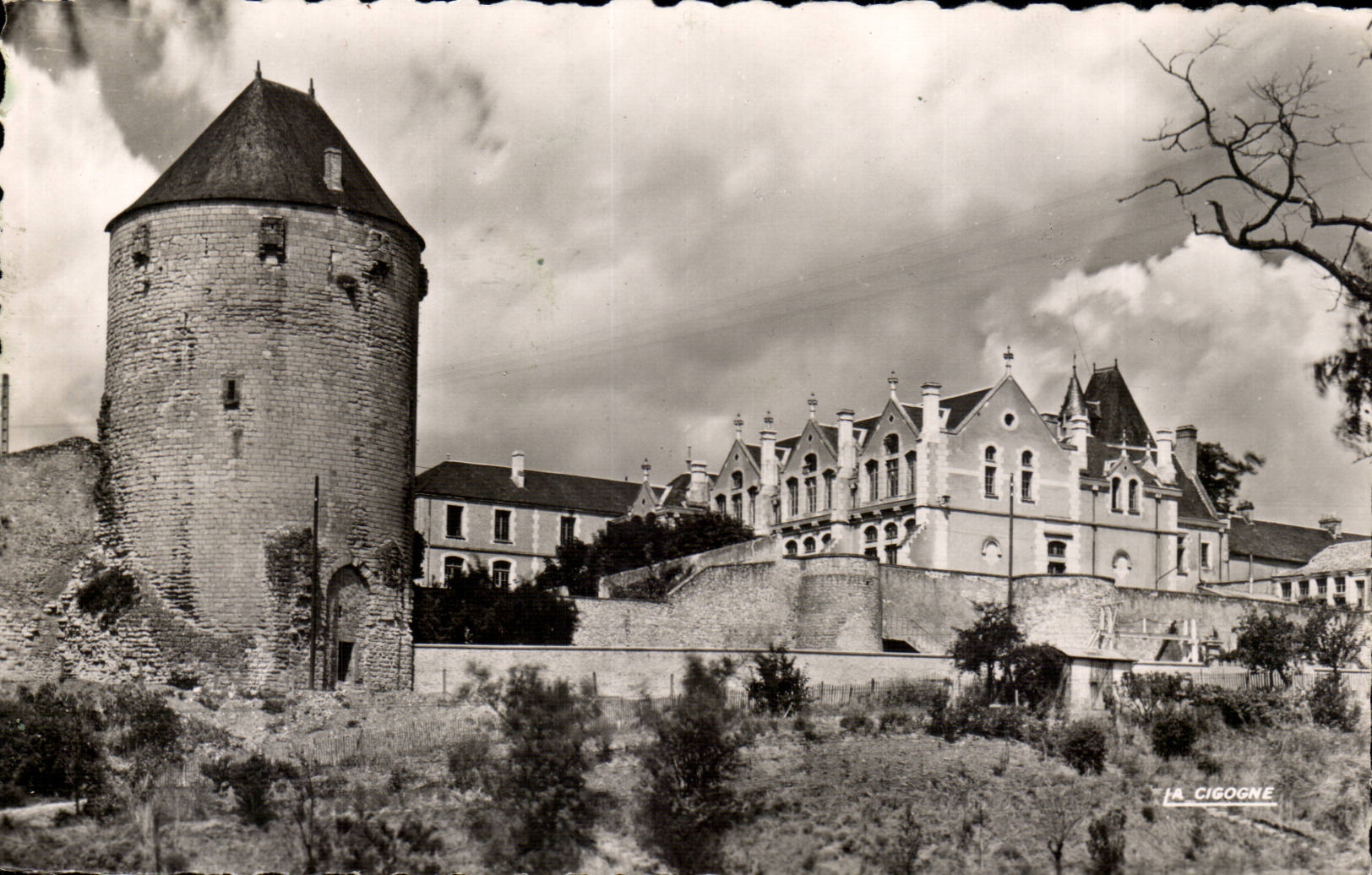 Thouars — La tour du Prince de Galles et le collège — Édition La Cigogne, Nantes