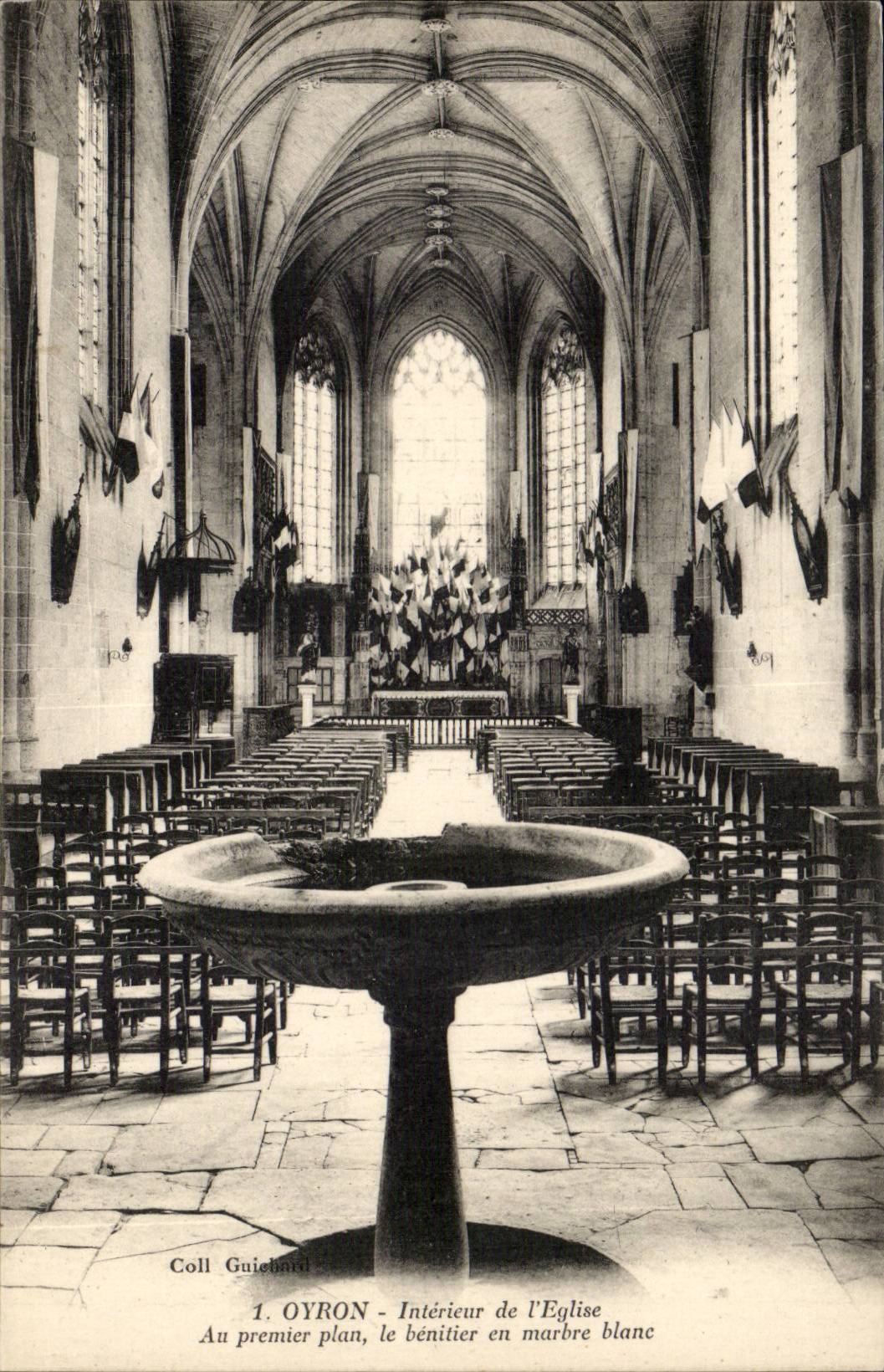 Oyron — Intérieur de l'église, bénitier en marbre blanc — Coll. Guichard