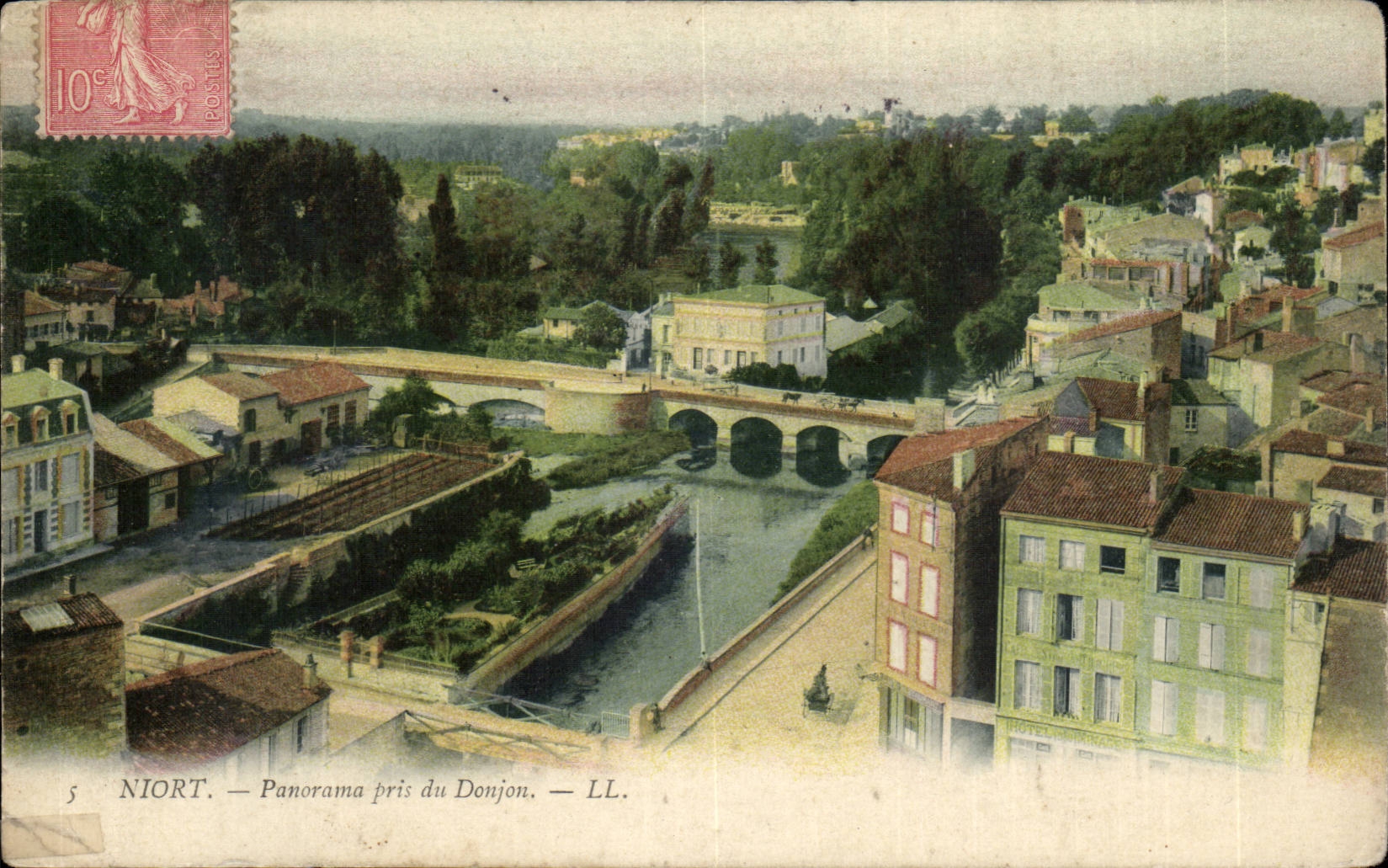 Niort — Panorama pris du Donjon — LL.