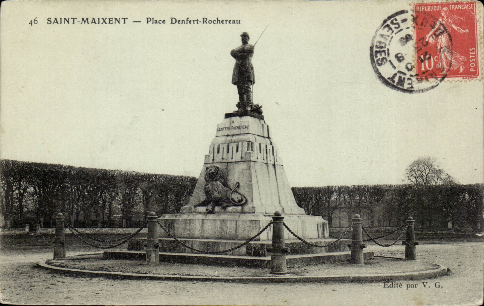 Saint Maixent CPA Place Denfert Rochereau (lion)
