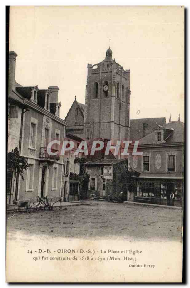 Oiron (S.-D.) — Der Platz und die Kirche — Dando-Berry