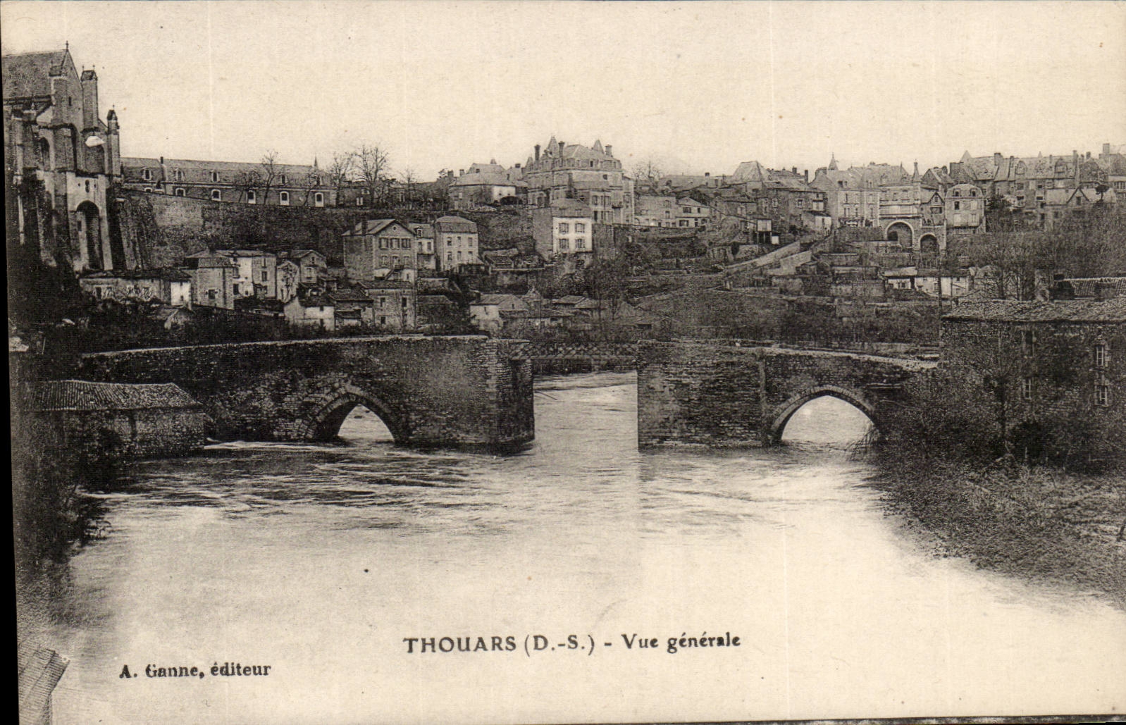 Thouars (D.-S.) — Vue générale — A. Ganne, éditeur