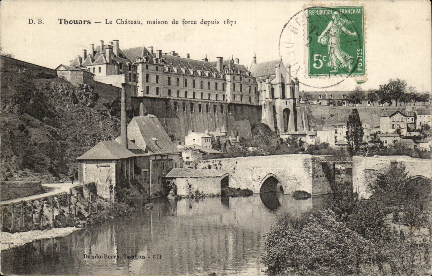Thouars CPA Le chateau Maison de force depuis 1871