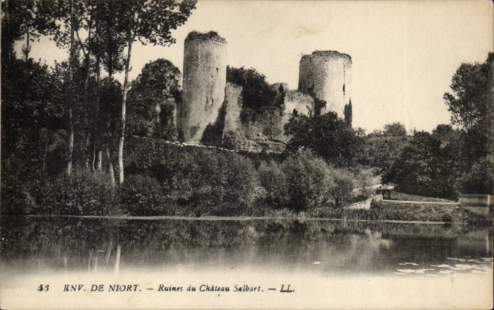 Umgebung von Niort — Ruinen des Schlosses Salbart — LL