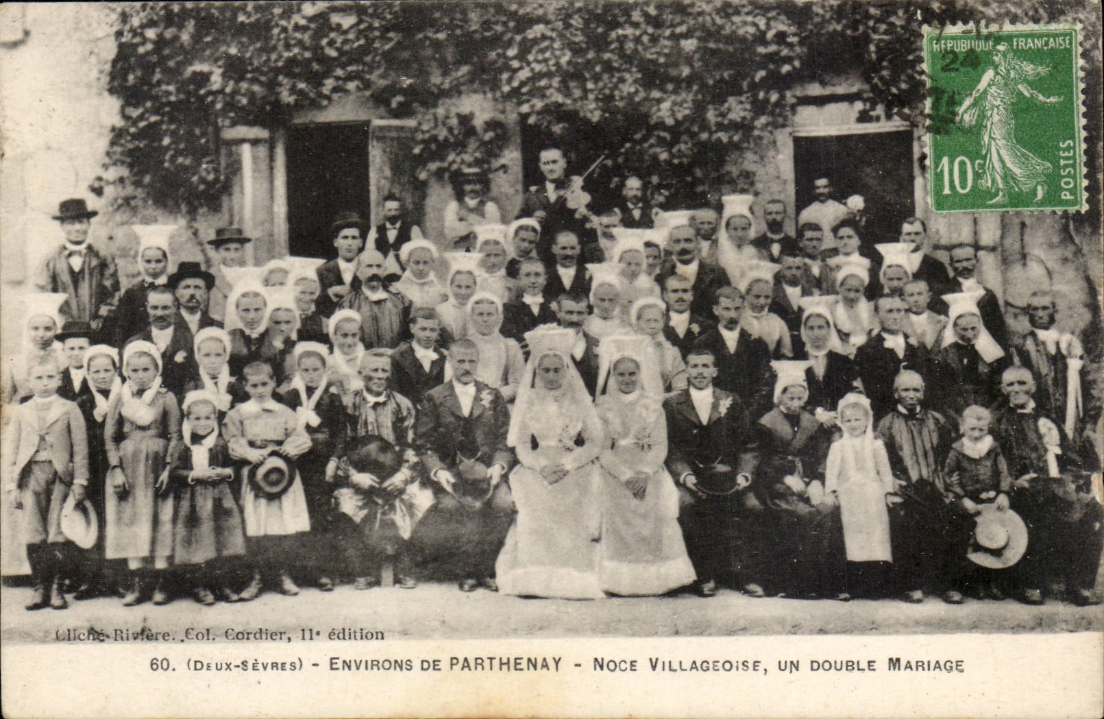 Environ de Parthenay — Noce Villageoise, un double mariage — Cliché Rivière, Col. Cordier, 11e édition