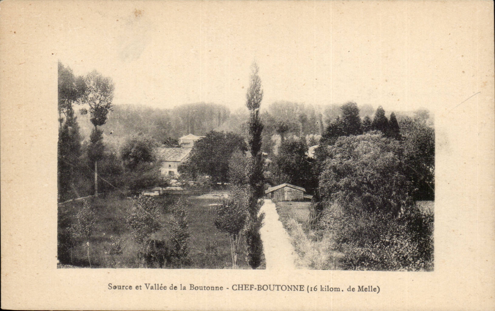 Source et Vallée de la Boutonne — CHEF-BOUTONNE (16 kilom. de Melle)
