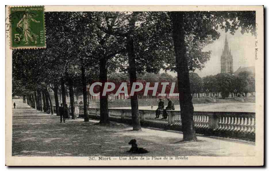 Niort CPA Une allee de la place de la Breche