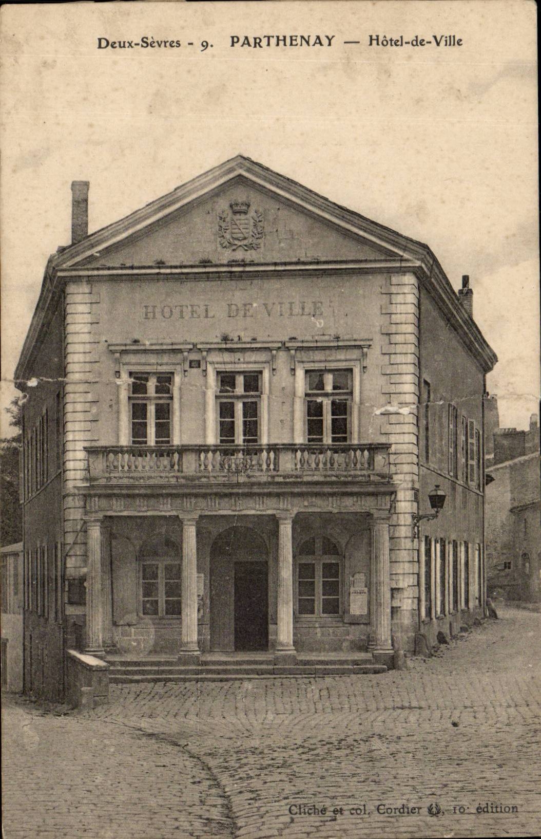 Parthenay CPA Hotel de ville
