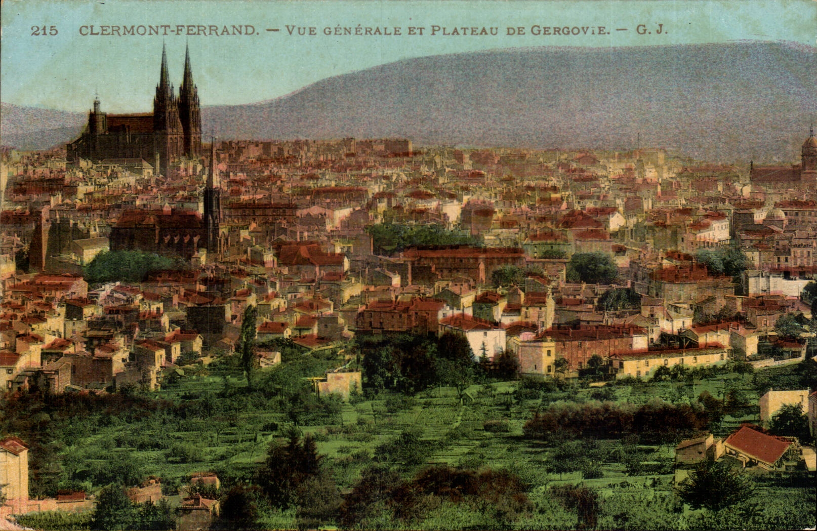 Clermont Ferrand CPA Vue generale et plateau de Gergovie