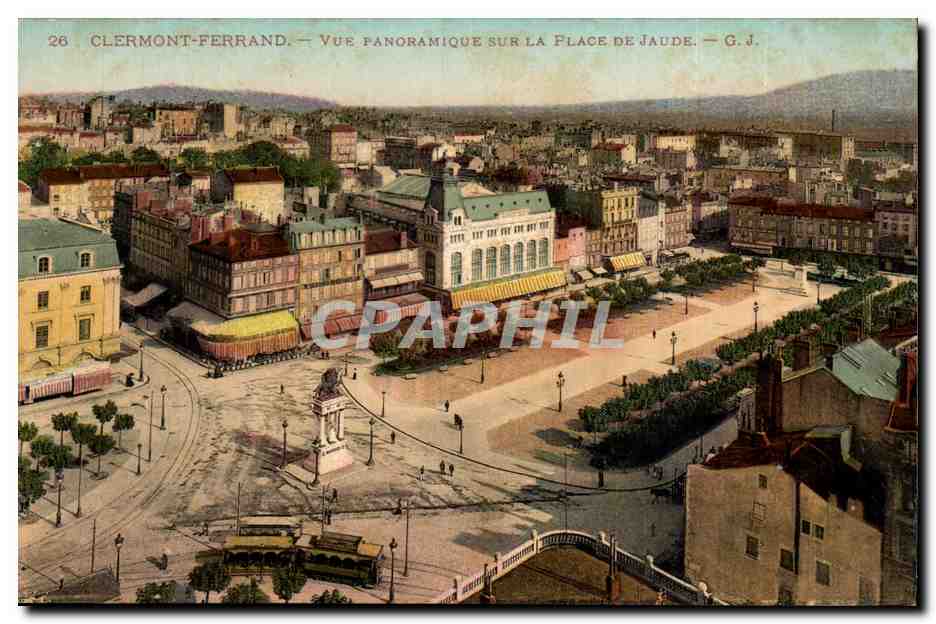 Clermont Ferrand CPA Vue panoramique de la place de Jaude