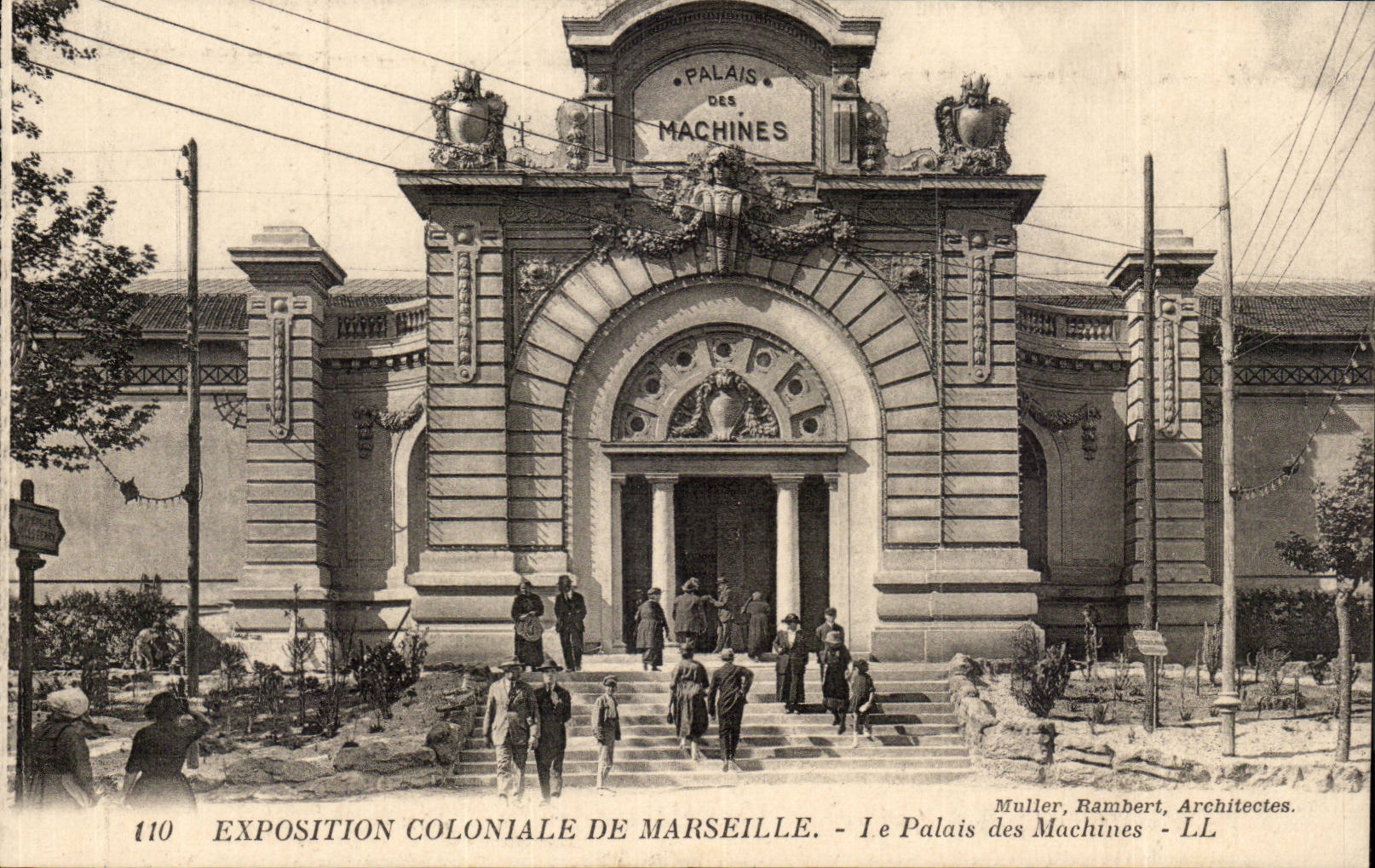 CPA Exposition coloniale de Marseille le palais des machines