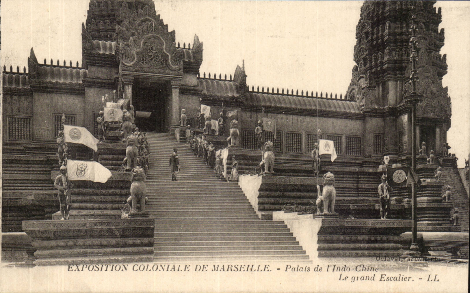 Exposition Coloniale de Marseille — Palais de l'Indo-Chine — Le grand Escalier — Delavall, architecte