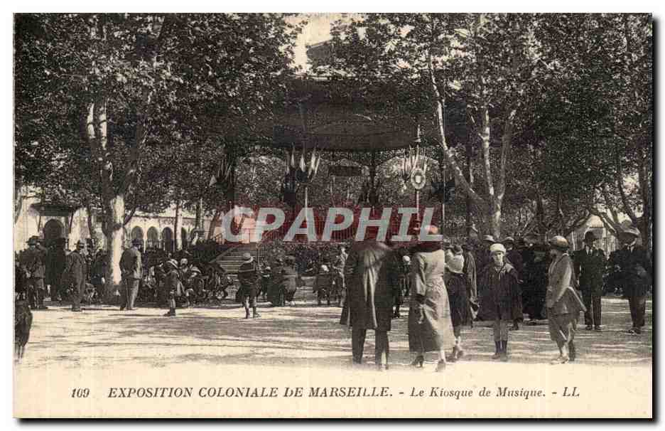 CPA Exposition coloniale de Marseille Le kiosque de musique