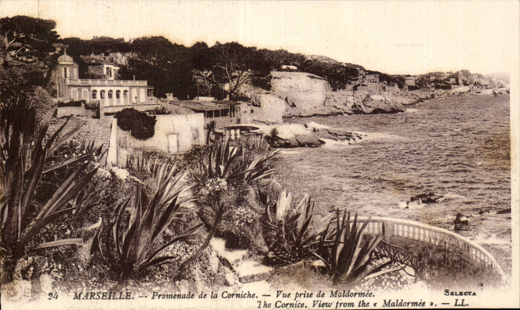 Marseille CPA Promenade de la corniche Vue prise de Maldormee