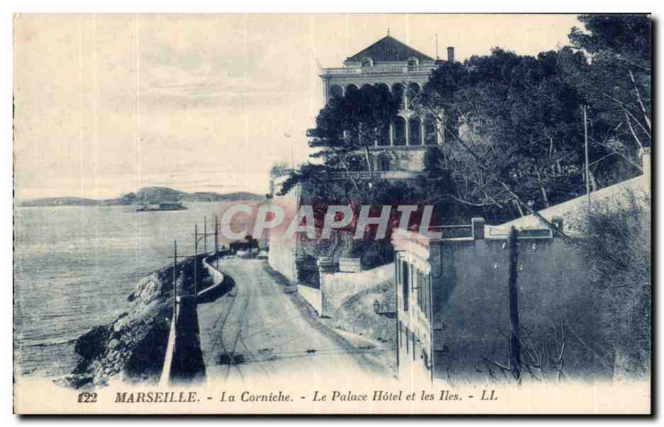 Marseille CPA La corniche Le Palace Hotel et les iles