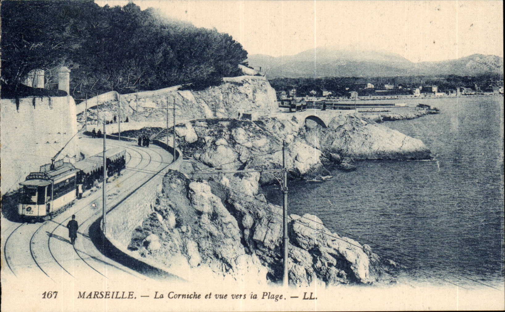 Marseille CPA la Corniche et vue vers la plage
