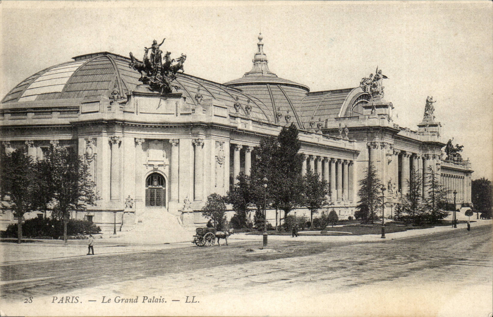 Paris CPA le grand palais
