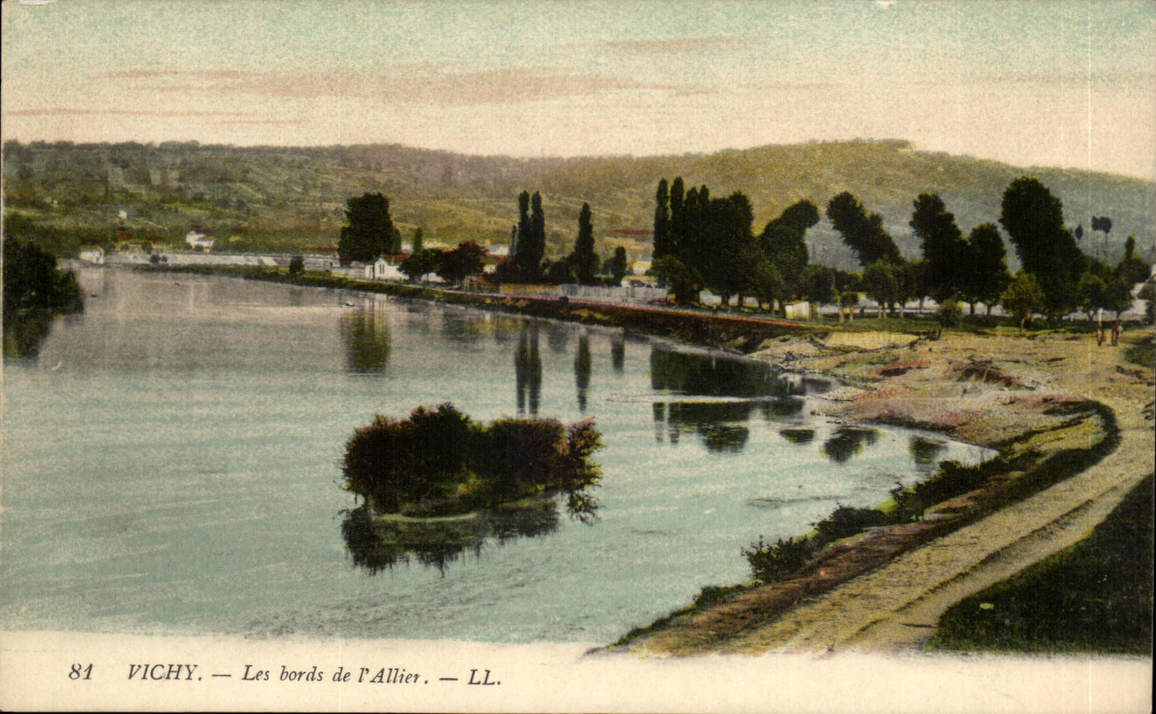 Vichy CPA Les bords de l'Allier