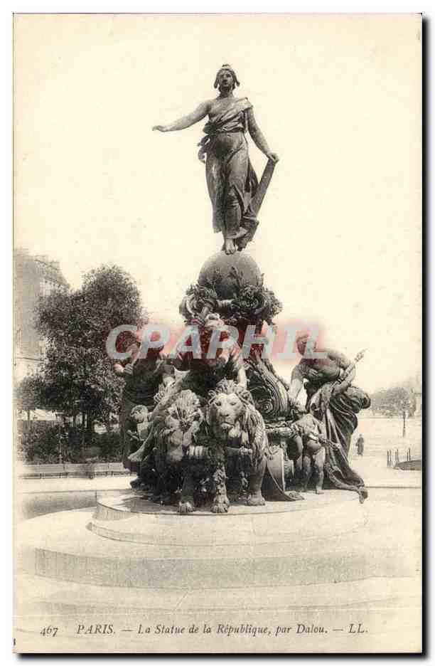Paris CPA La statue de la Republique par Dalou (lion)