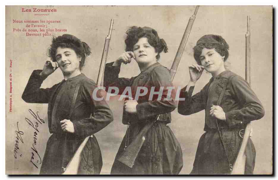 CPA Fantaisie Femmes Les zouaves (militaria)