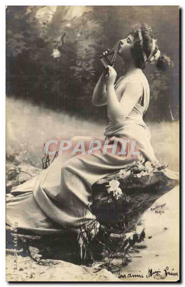 Jeune femme jouant d'un instrument — scène naturelle — S.I.P. Série N°19, Rautlinguer Paris