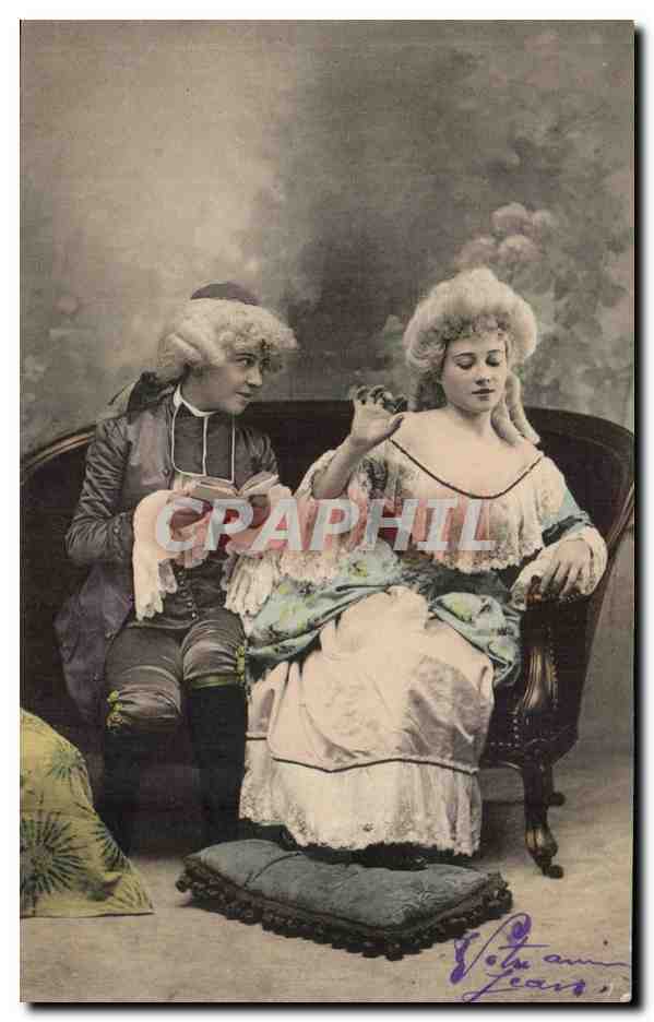Deux personnes en costume d'époque — photographe V. Léon — éditeur V. Léon, Paris