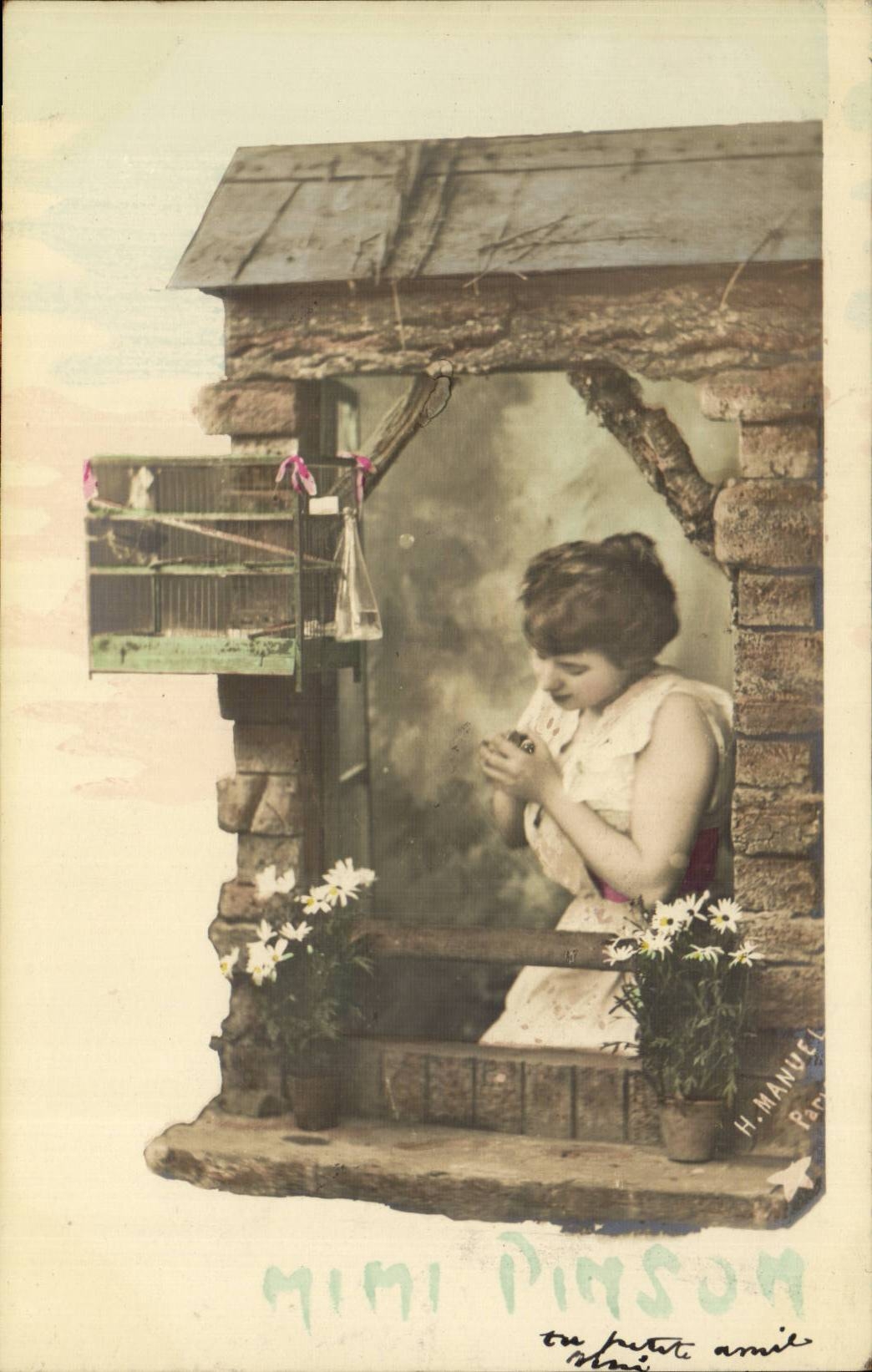Femme à la fenêtre — décor de maisonnette en bois et pierre — H. MANUEL Paris
