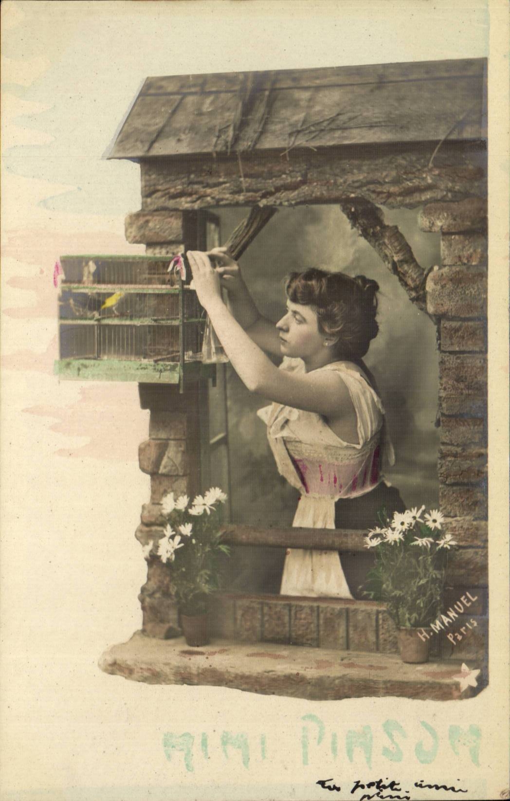 Femme au balcon avec cage à oiseaux — H. MANUEL Paris — n° de série non visible