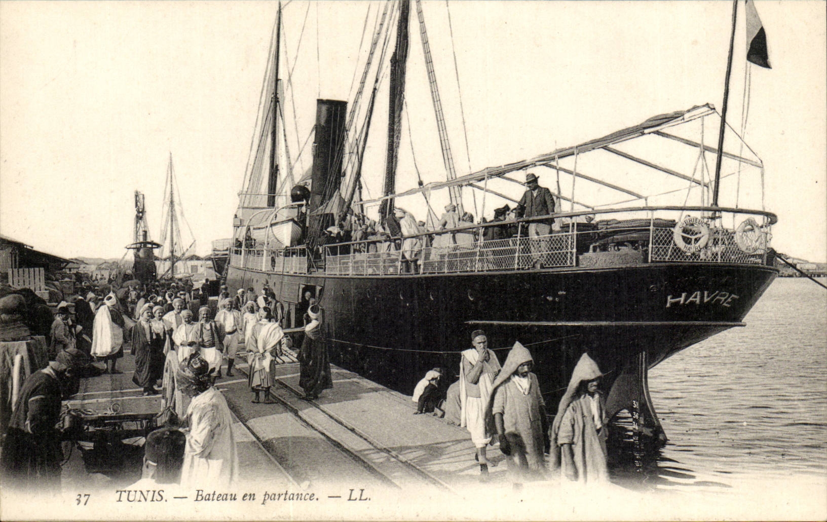 TUNIS — Bateau en partance — LL.