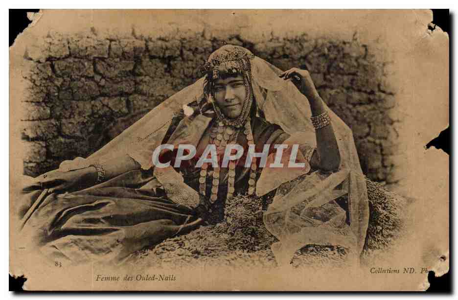 Algerie CPA Femme des Ouled Nails