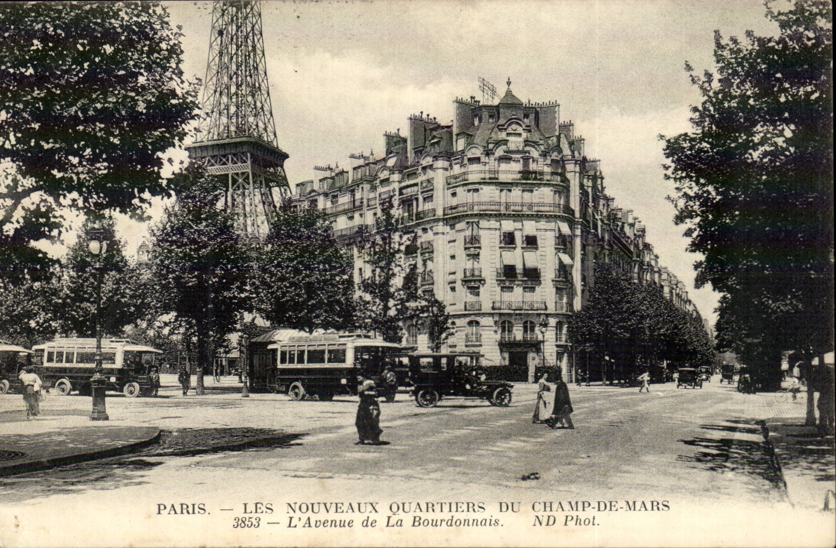 Paris CPA Les nouveaux quartiers du champ de MArs L'avenue de la Bourdonnais (tour eiffel)
