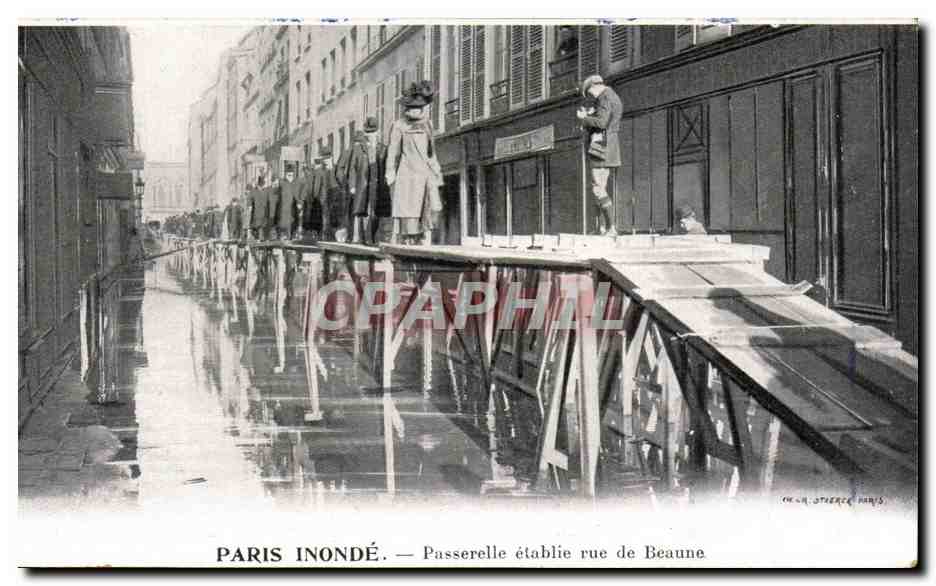 Paris CPA Paris inonde Passerelle etablie rue de Beaune Publicite Kabiline Teinture de menages