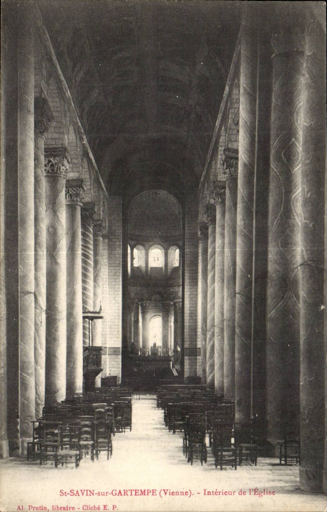 Saint Savin sur Gertempe CPA Interieur de l'eglise
