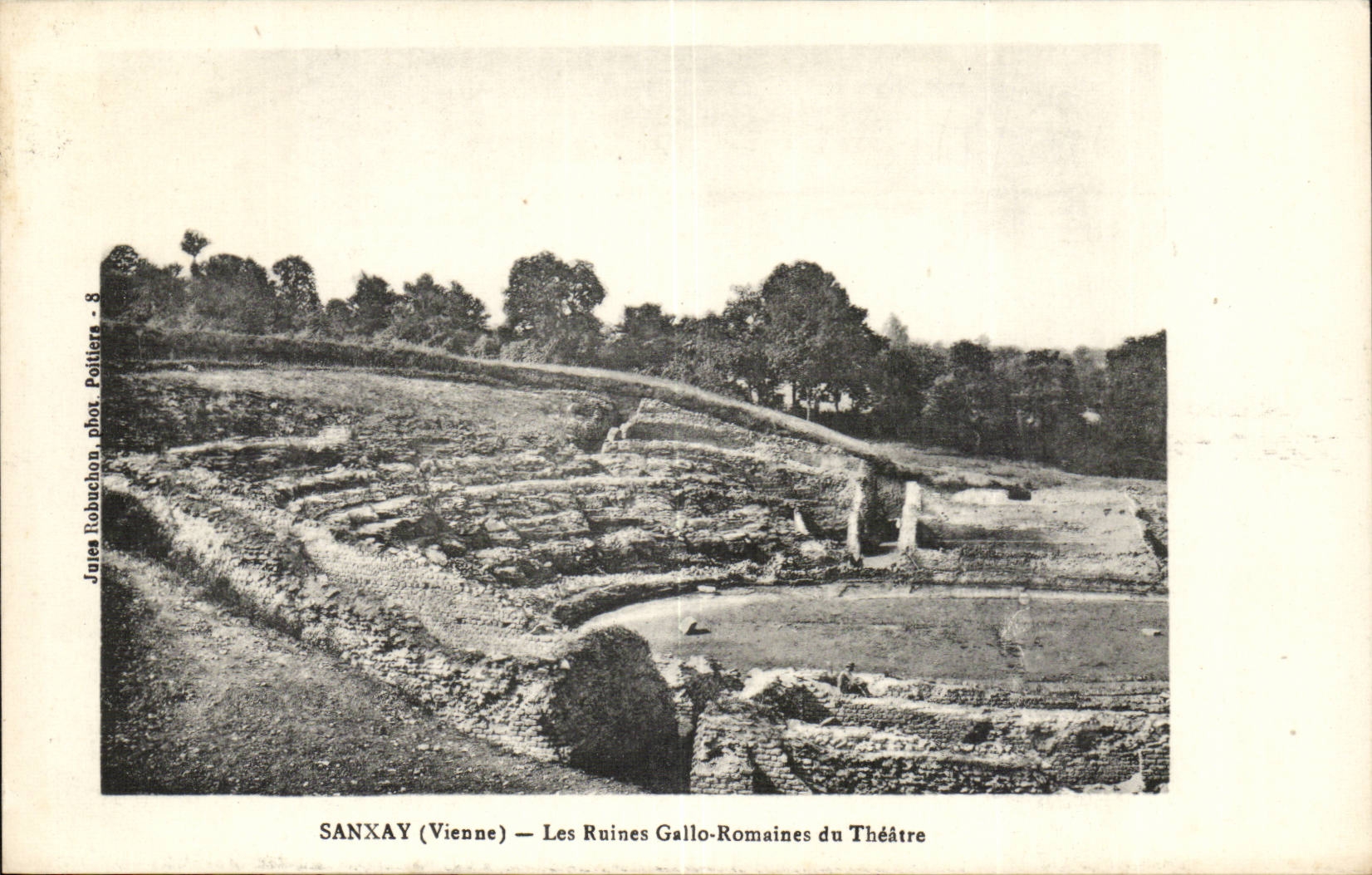 SAnxay CPA Les ruines gallo romaines du theatre