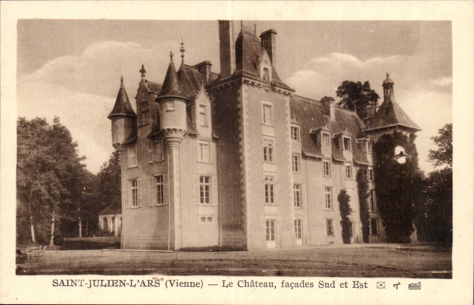Saint Julien sur l'ars CPA Le chateau Facaces Sud et Est