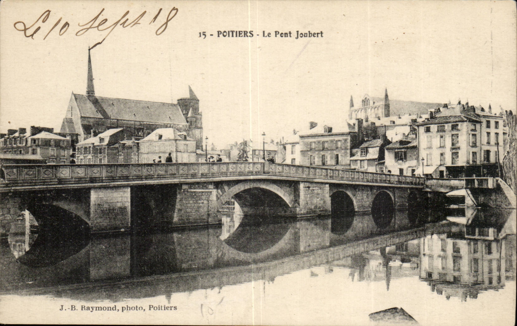 Poitiers - Le Pont Joabert — vue du fleuve avec reflets — J.-B. Raymonde, Poitiers
