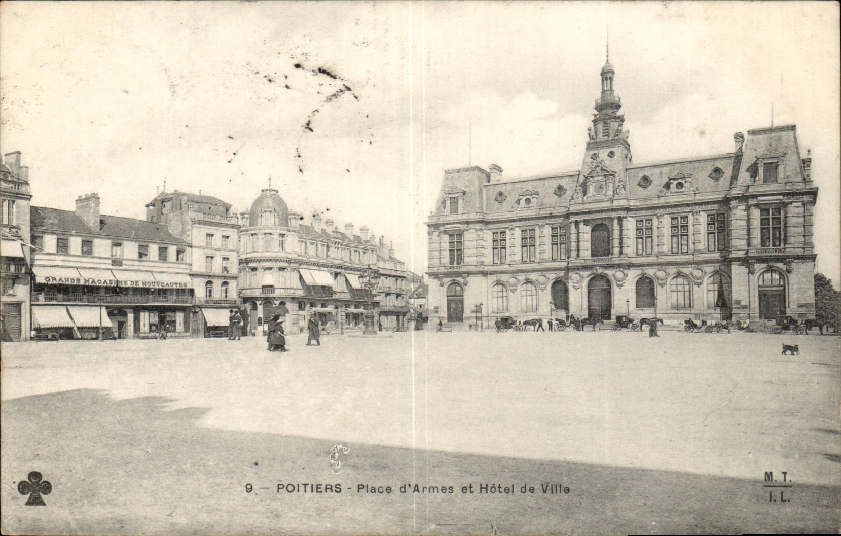 Poitiers — Place d'Armes et Hôtel de Ville — M.T. I.L. n°9