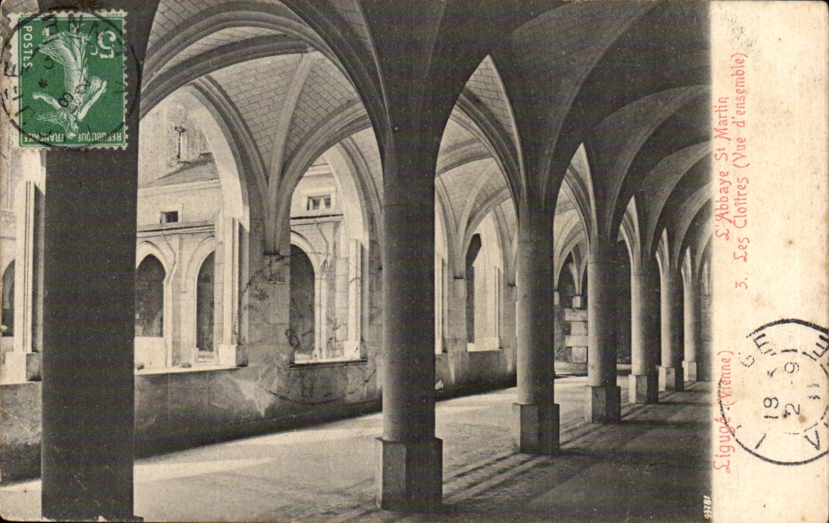 Liguge CPA L'abbaye St Martin Les cloitres (vue d'ensemble)