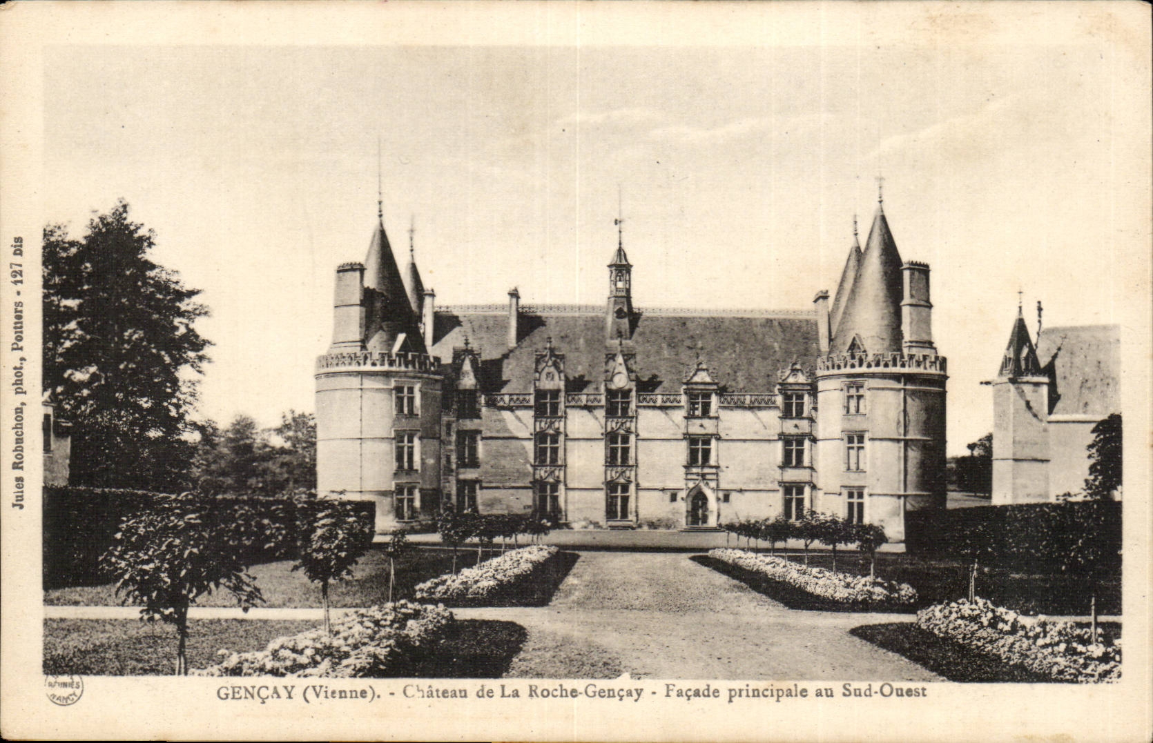 Gençay (Vienne) - Château de La Roche-Gençay - Façade principale au Sud-Ouest — Jules Robichon, phot. Pottiers - 127 Dis