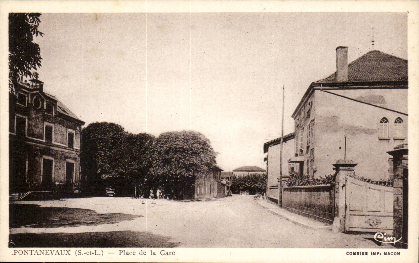 Pontanevaux (S.-et-L.) — Place de la Gare — Combier Imp. Macon