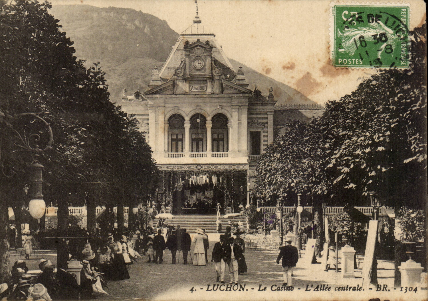 Luchon cPA Le casino L'allee centrale