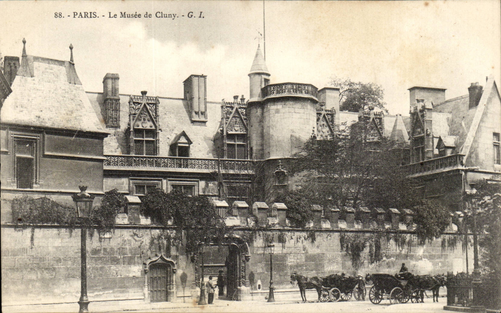 Paris CPA Le musee de Cluny