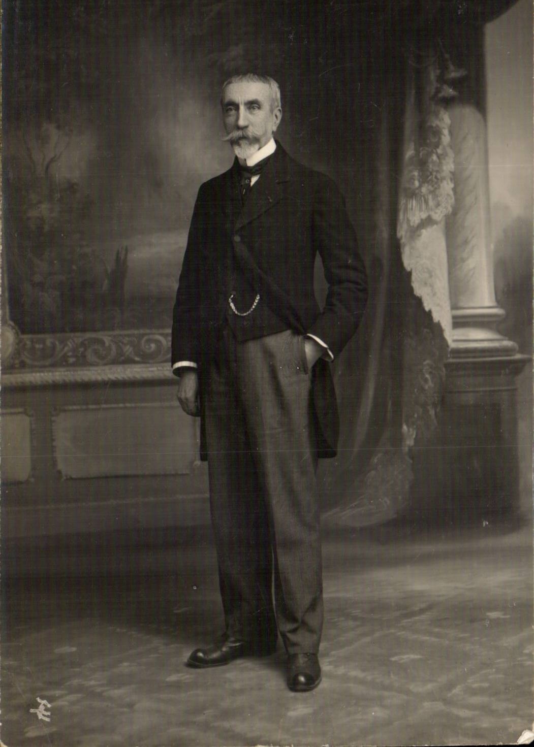 CARTE PHOTO Homme en costume Mortagneux 25 mars 1914 (Rolland folklore costume)