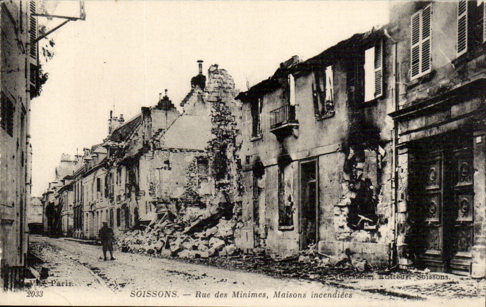 Soissons CPA Rue des Minimes maisons incendiees