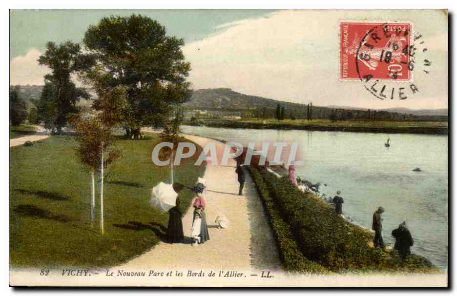 Vichy CPA Le nouveau parc et les bords de l'Allier