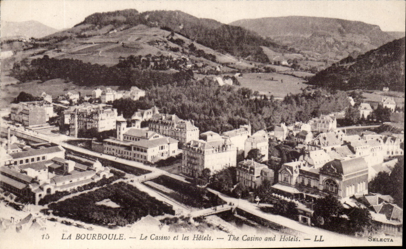 La Bourboule CPA Le casino et les hotels 