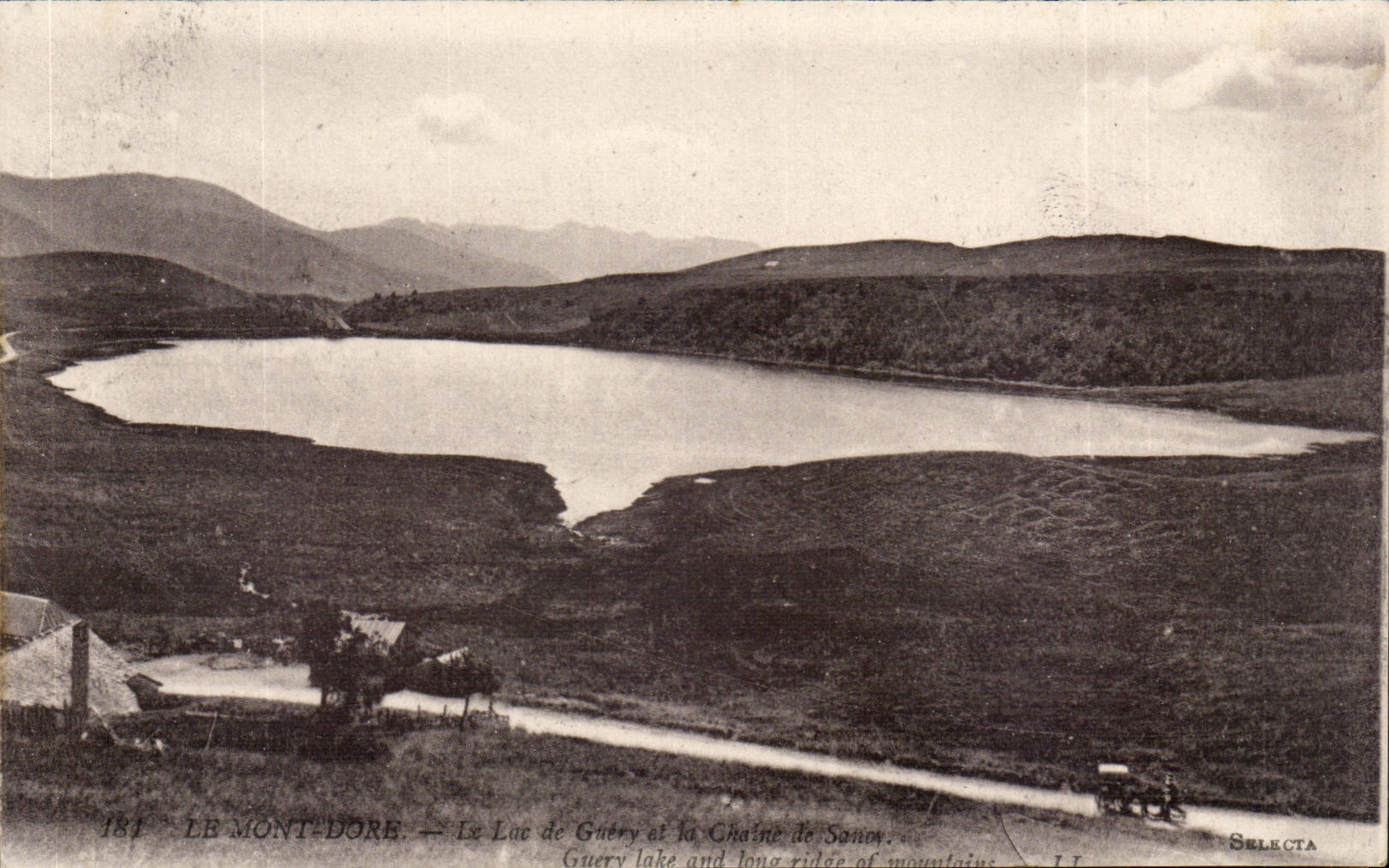 Le Mont Dore CPA La lac de Guery et la chaine de Sanoy