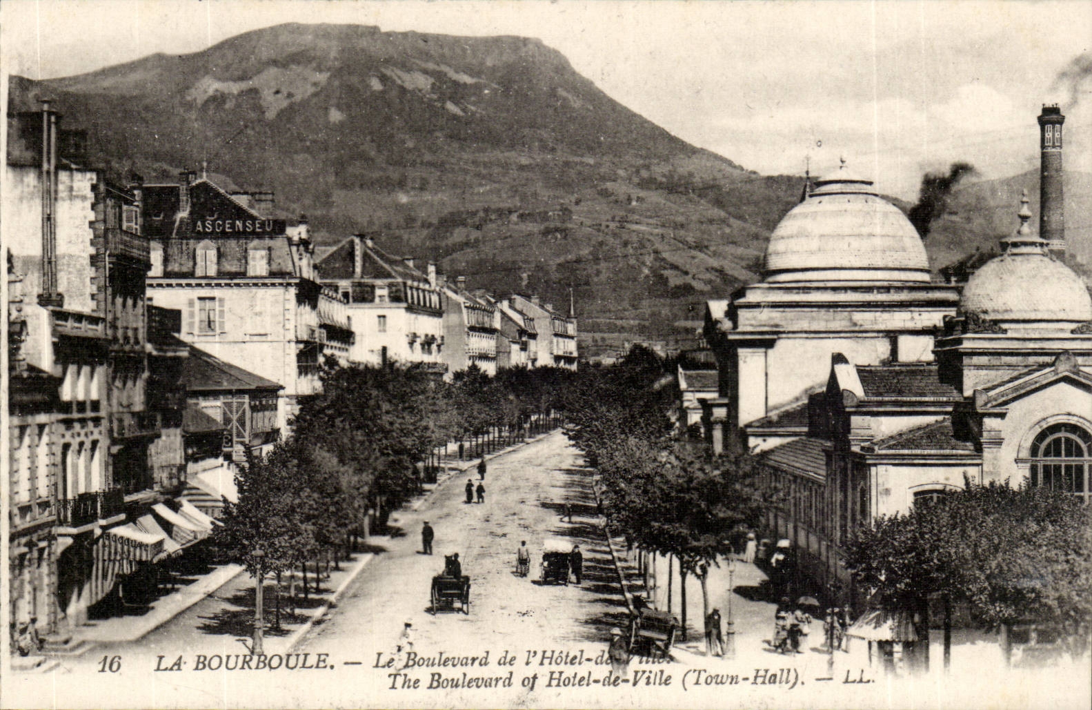La Bourboule — Le Boulevard de l'Hôtel-de-Ville (Town-Hall) — LL.